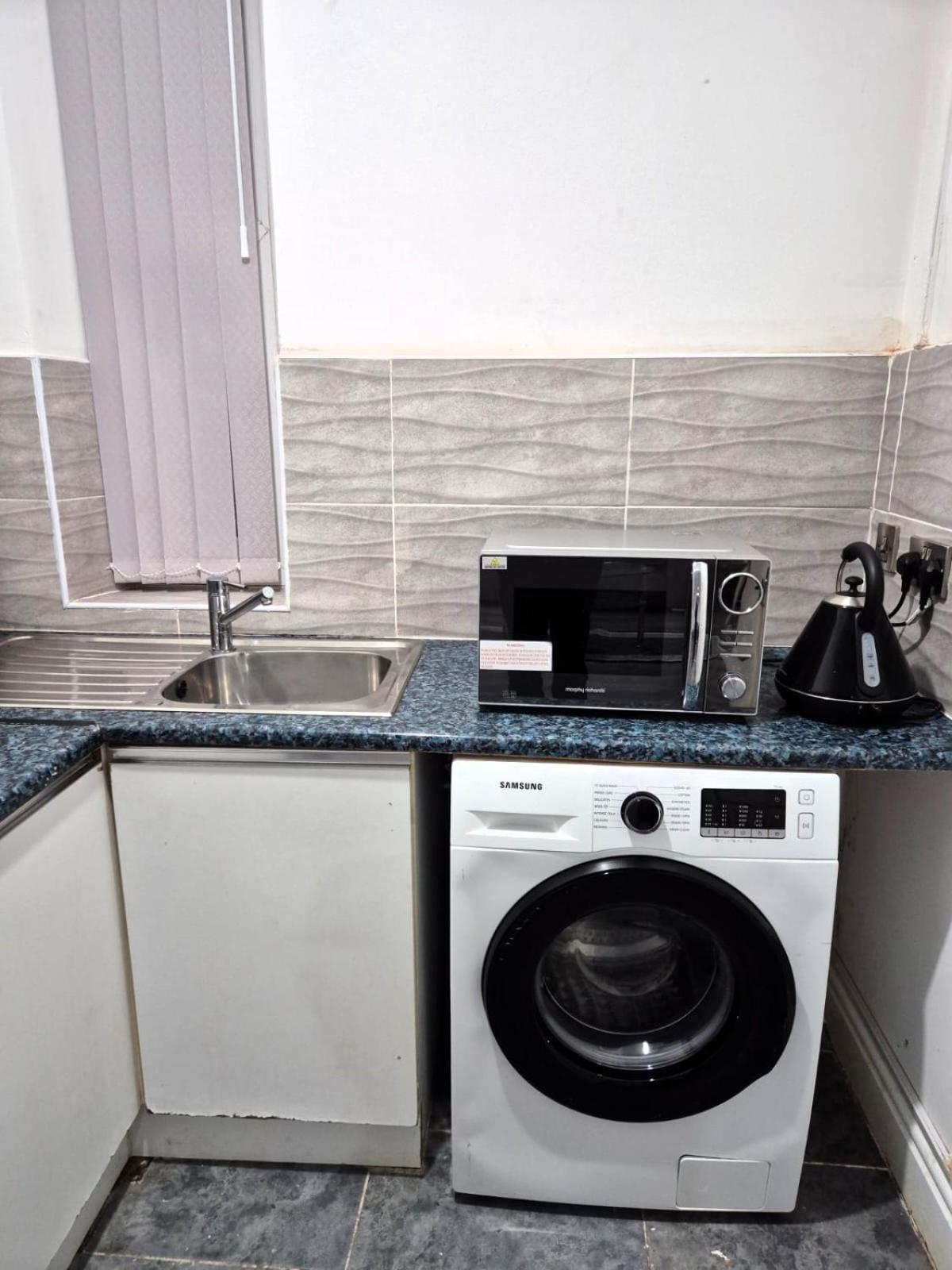 Affordably Elegant Apartments Close To Coop Live, Etihad Stadium And Manchester City Centre Extérieur photo