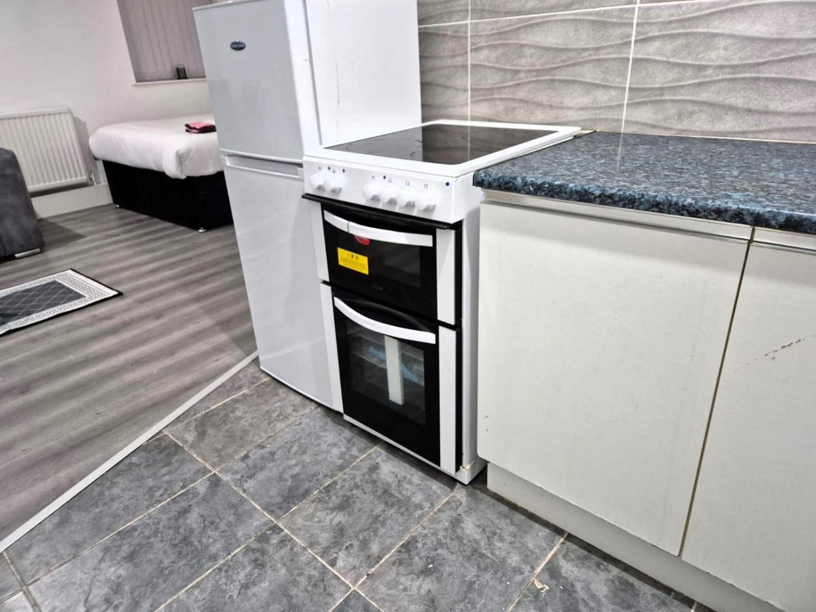 Affordably Elegant Apartments Close To Coop Live, Etihad Stadium And Manchester City Centre Extérieur photo